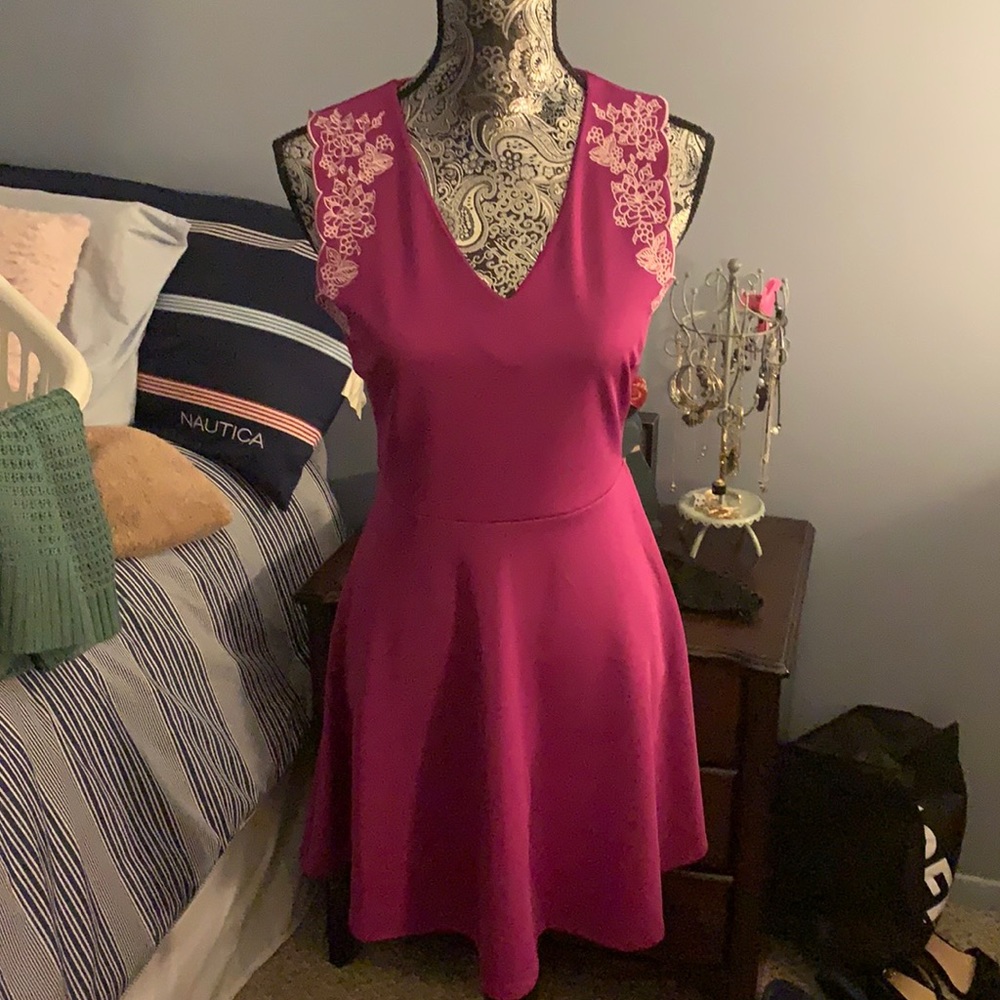 NEW Francescas Fit&Flare Floral MIDI Dress Magenta